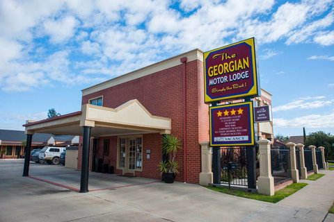 Georgian Motor Lodge - Sunshine Coast Tourism 1