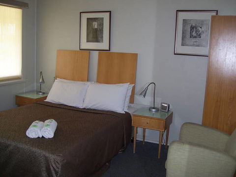Glenwood Tourist Park And Motel - Sunshine Coast Tourism 0