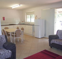 Golden Chain Margaret River Country Cottages - Sunshine Coast Tourism