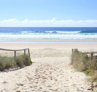 Golden Riviera Beach Resort - Sunshine Coast Tourism