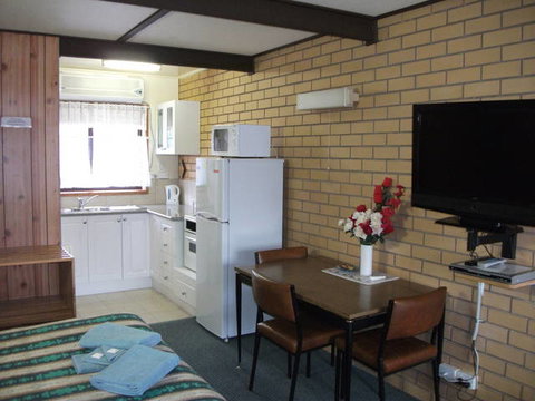 Golfers Retreat Motel - Sunshine Coast Tourism 0