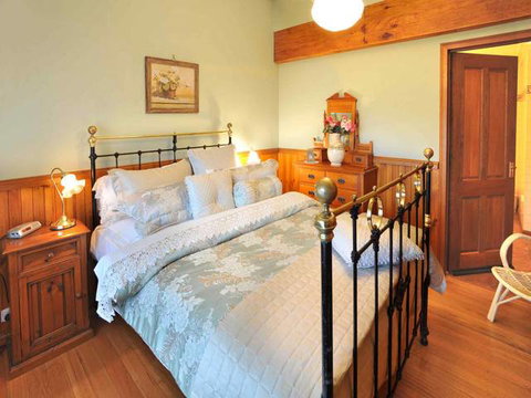 Gracehill Accommodation - Sunshine Coast Tourism 0