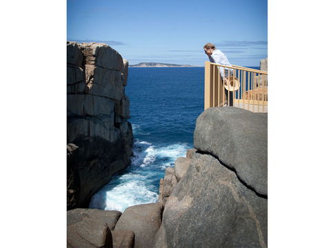 Hanover Bay - Holiday Sunshine Coast 1