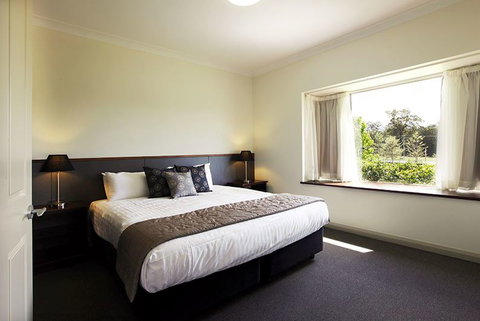 Harrigan's Irish Pub & Ibis Styles Harrington - Holiday Sunshine Coast 0