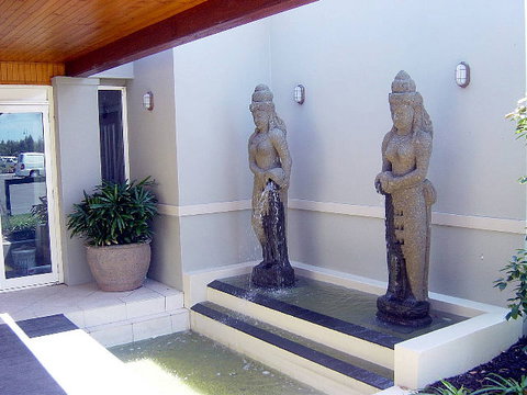 Harrigan's Irish Pub & Ibis Styles Harrington - Holiday Sunshine Coast 3