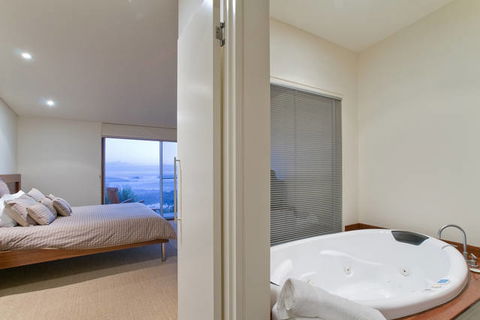 Hearn's Beachside Villas - Holiday Sunshine Coast 1