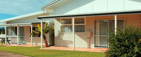 Hibiscus Crown - Holiday Sunshine Coast 1