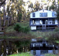 Hidden Grove Retreat - Sunshine Coast Tourism