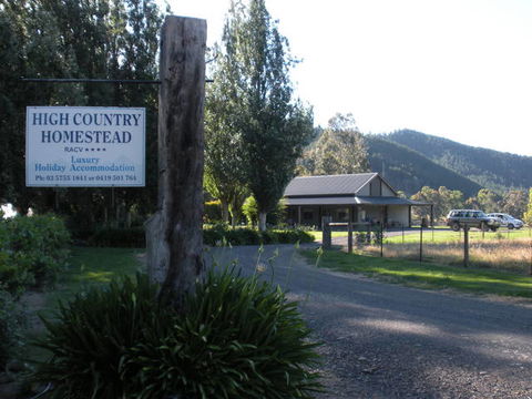High Country Homestead - Holiday Sunshine Coast 0