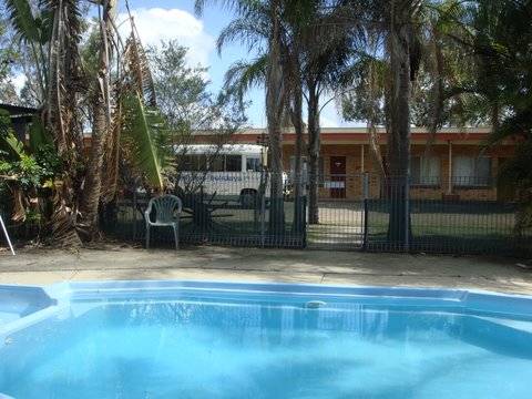 Hilldrop Motor Inn - Sunshine Coast Tourism 0