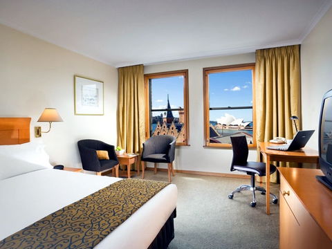 Holiday Inn Old Sydney - Holiday Sunshine Coast 1