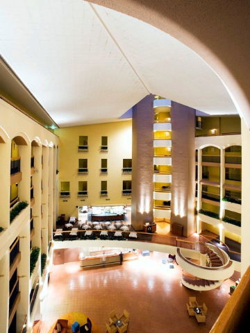 Holiday Inn Old Sydney - Holiday Sunshine Coast 3