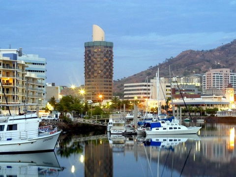 Holiday Inn Townsville - Sunshine Coast Tourism 2