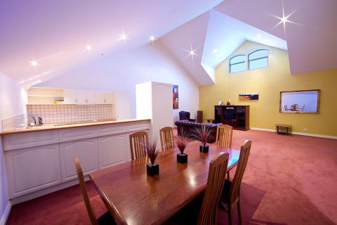 Hotel Northbridge - Sunshine Coast Tourism 0