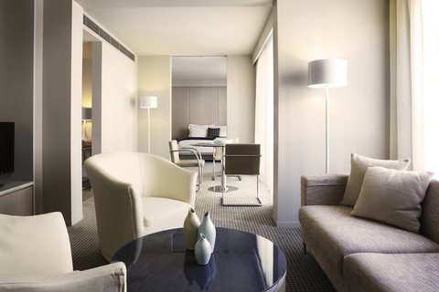 Hotel Realm - Sunshine Coast Tourism 1