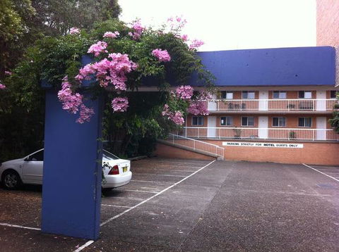 Huskisson Beach Motel - Holiday Sunshine Coast 0