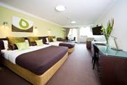 Hyde Park Inn - Sunshine Coast Tourism 1
