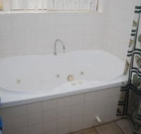 Inverloch Central Motor Inn - Sunshine Coast Tourism