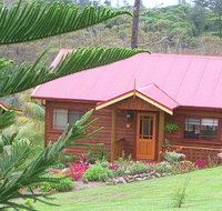 Jacaranda Park Holiday Cottages - Sunshine Coast Tourism