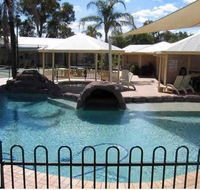 Jolly Swagman Motor Inn - Sunshine Coast Tourism