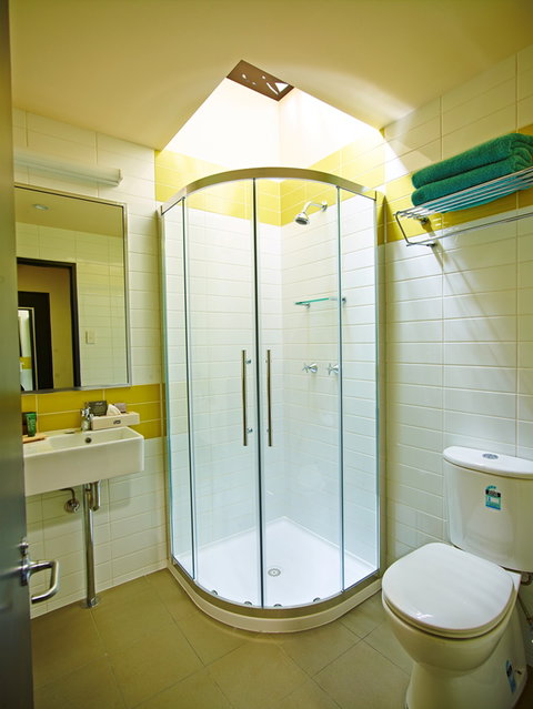 Kakadu Crocodile Hotel - Sunshine Coast Tourism 0