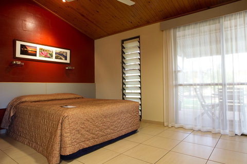 Kakadu Crocodile Hotel - Sunshine Coast Tourism 2