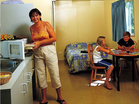 Kakadu Lodge & Caravan Park - Holiday Sunshine Coast 3