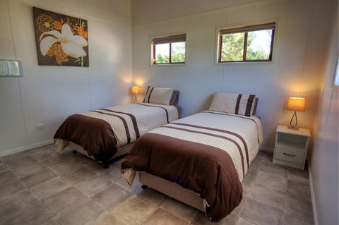 Killarney View Cabins And Caravan Park - Sunshine Coast Tourism 9