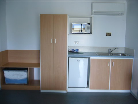 Kings Motor Inn & Steakhouse - Holiday Sunshine Coast 5