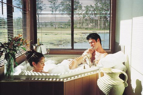 Lake Weyba Cottages Noosa - Sunshine Coast Tourism 2