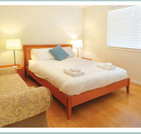 Lakeside Studio - Sunshine Coast Tourism