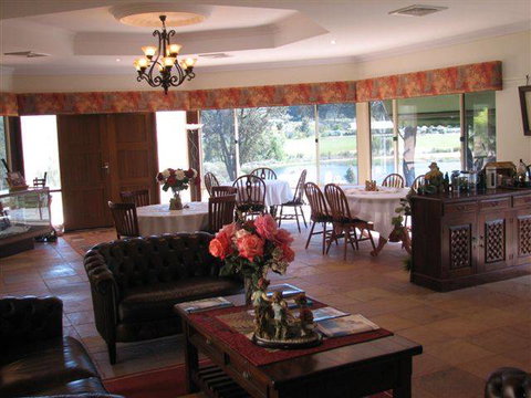 Lakeview Lodge - Sunshine Coast Tourism 0