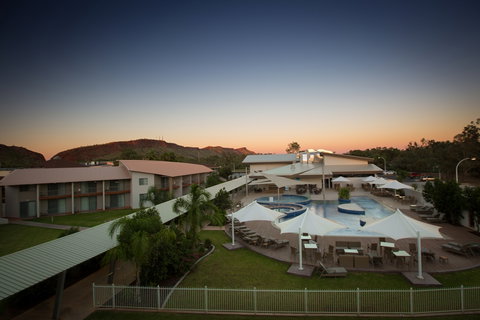 Lasseters Hotel - Sunshine Coast Tourism 3