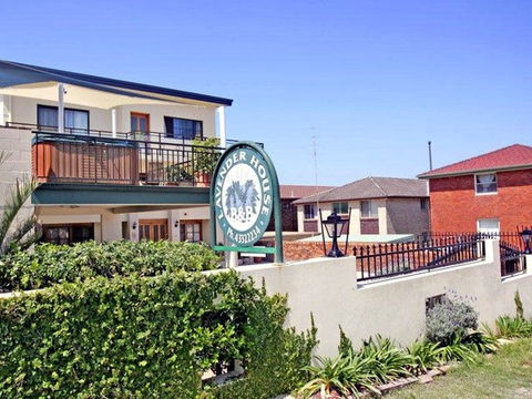 Lavender House B&B - Holiday Sunshine Coast 1