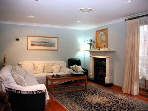 Lavender House B&B - Holiday Sunshine Coast 2