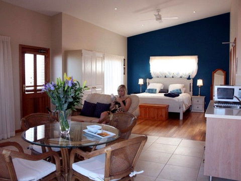 Lavender House B&B - Holiday Sunshine Coast 3