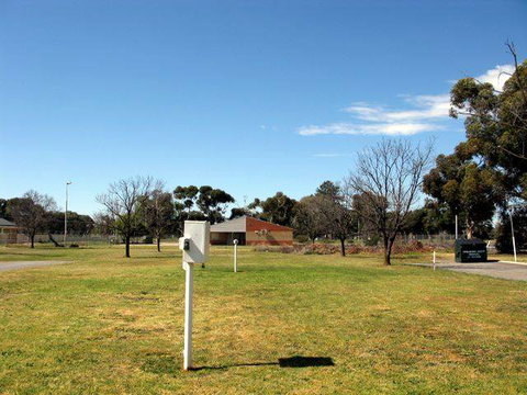 Leeton Caravan Park - Sunshine Coast Tourism 1