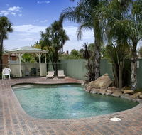 Lincoln Cottage Motor Inn - Holiday Sunshine Coast