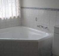 Macburn Self Contained Cottages Dog Friendly - Sunshine Coast Tourism