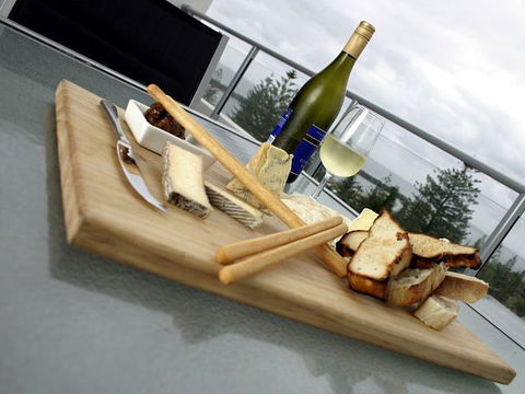 Macquarie Waters Boutique Apartment Hotel - Sunshine Coast Tourism 3