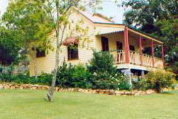 Mango Hill Cottages Bed & Breakfast - Sunshine Coast Tourism 0
