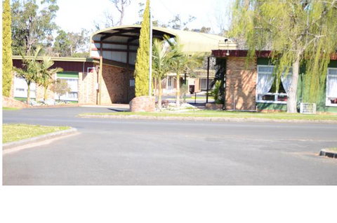 Manjimup Motor Inn - Sunshine Coast Tourism 1