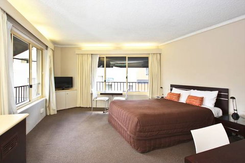 Manly Paradise Motel - Sunshine Coast Tourism 3