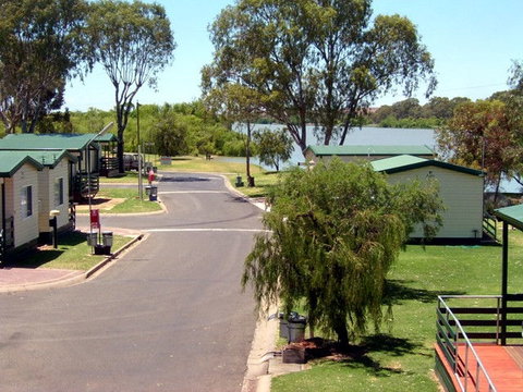 Mannum Caravan Park Cabins - Holiday Sunshine Coast 0
