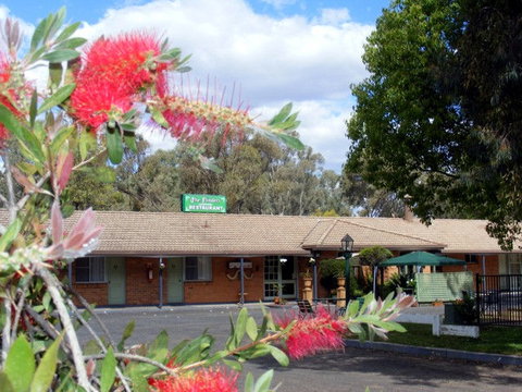 Matthew Flinders Motor Inn - Sunshine Coast Tourism 1