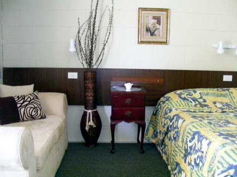 Matthew Flinders Motor Inn - Sunshine Coast Tourism 3