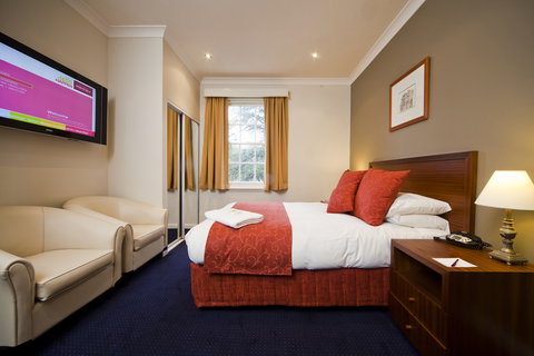 Mercure Canberra - Sunshine Coast Tourism 7