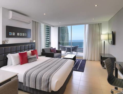 Meriton Serviced Apartments - Broadbeach - Sunshine Coast Tourism 0