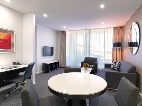 Meriton Serviced Apartments - North Ryde - Holiday Sunshine Coast 1