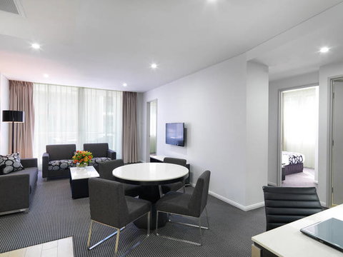Meriton Serviced Apartments - North Ryde - Holiday Sunshine Coast 2